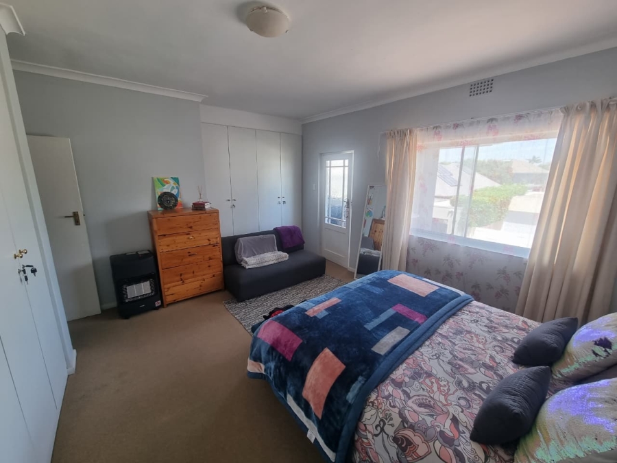 To Let 4 Bedroom Property for Rent in Claremont Western Cape